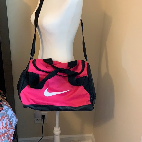 Nike Handbags - Nike Women’s Gym Bag